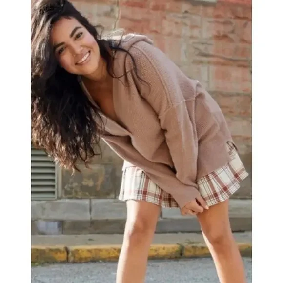 ‼️3/$30‼️ Aerie Taupe Oversized Hoodie Sweater XS V Neck Knit - Picture 3 of 10